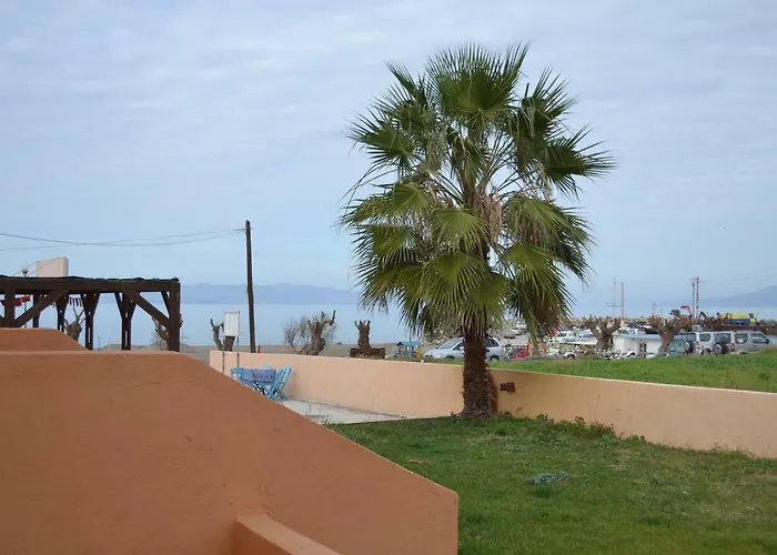 B&B To Akrogiali Fánai