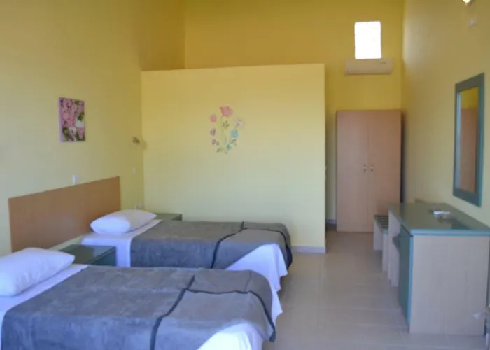 Bed & Breakfast To Akrogiali