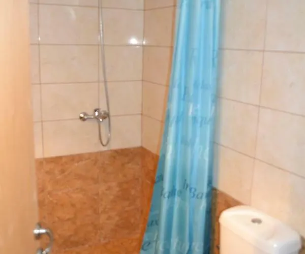 Bed & Breakfast To Akrogiali