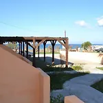 To Akrogiali 3*