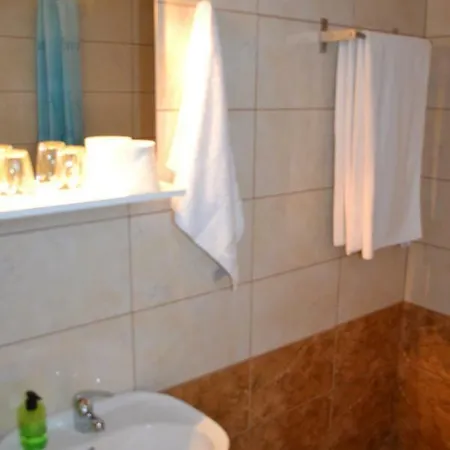 To Akrogiali Bed and breakfast *