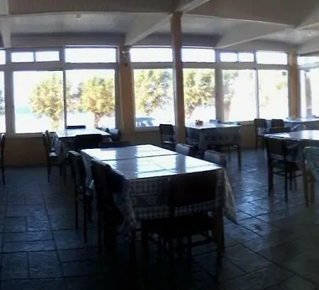 Couette-café To Akrogiali